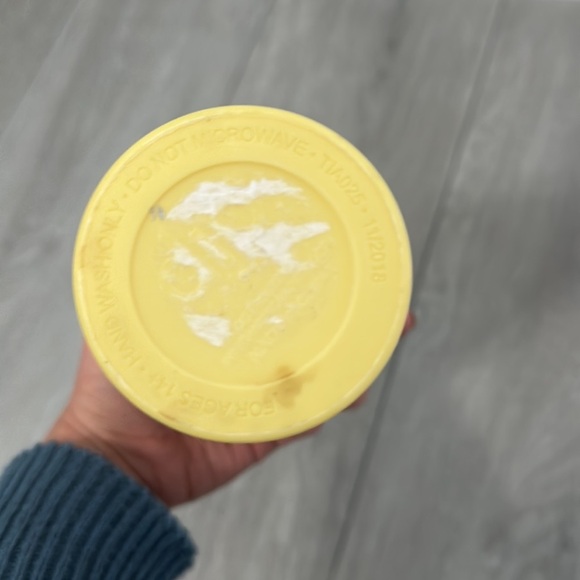 Summer cups with lids and straws - Picture 5 of 7